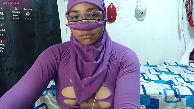 Snapshot of Aaliyah_brown chatting on November 13, 2025, 3:55 pm Aaliyah brown online show from November 13, 2025, 3:55 pm