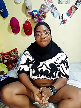 Snapshot of Aaliyah_brown chatting on November 25, 2025, 2:06 pm Aaliyah brown online show from November 25, 2025, 2:06 pm