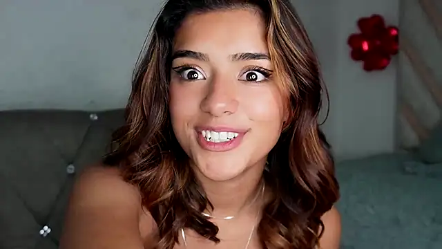 Snapshot of Rebecca_055 chatting on November 1, 2025, 4:14 am Rebecca 055 online show from November 1, 2025, 4:14 am