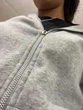 Snapshot of Salome_golvert chatting on February 1, 2025, 9:51 pm Salome golvert online show from February 1, 2025, 9:51 pm