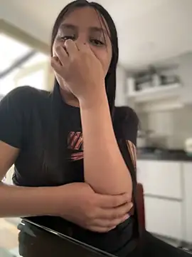 Snapshot of Salome_golvert chatting on September 25, 2025, 8:56 pm Salome golvert online show from September 25, 2025, 8:56 pm