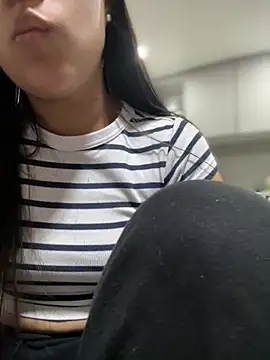 Snapshot of Salome_golvert chatting on November 5, 2025, 10:10 pm Salome golvert online show from November 5, 2025, 10:10 pm