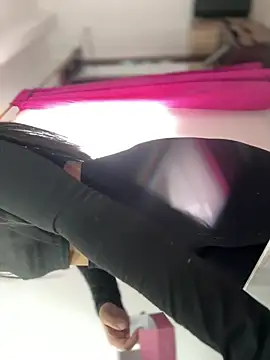 Snapshot of Salome_golvert chatting on March 10, 2026, 8:14 pm Salome golvert online show from March 10, 2026, 8:14 pm