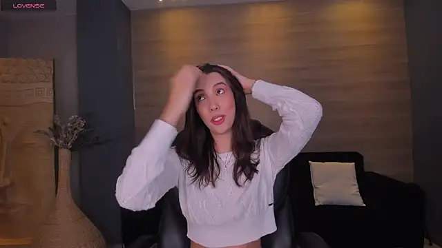 Snapshot of AnaisNin chatting on February 7, 2025, 11:45 am AnaisNin online show from February 7, 2025, 11:45 am