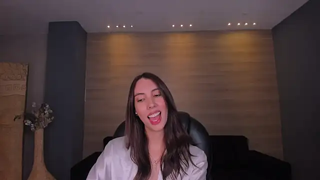 Snapshot of AnaisNin chatting on February 7, 2025, 5:51 pm AnaisNin online show from February 7, 2025, 5:51 pm