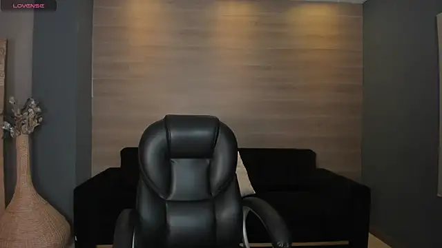 Snapshot of AnaisNin chatting on February 8, 2025, 12:17 pm AnaisNin online show from February 8, 2025, 12:17 pm