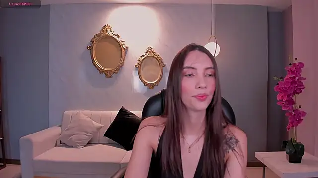 Snapshot of AnaisNin chatting on February 23, 2025, 4:57 pm AnaisNin online show from February 23, 2025, 4:57 pm