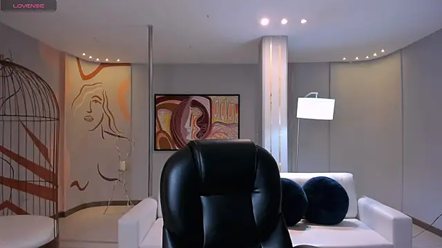 Snapshot of AnaisNin chatting on March 8, 2025, 12:20 pm AnaisNin online show from March 8, 2025, 12:20 pm