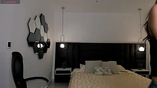 Snapshot of AnaisNin chatting on September 19, 2025, 4:14 am AnaisNin online show from September 19, 2025, 4:14 am