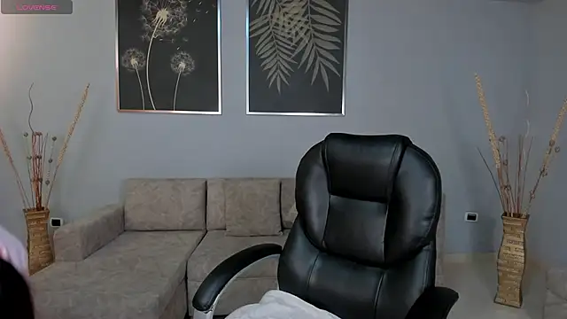 Snapshot of AnaisNin chatting on September 26, 2025, 2:37 am AnaisNin online show from September 26, 2025, 2:37 am