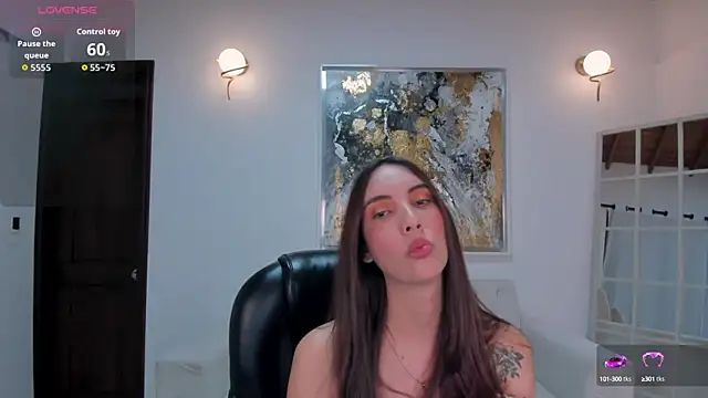 Snapshot of AnaisNin chatting on October 3, 2025, 3:58 am AnaisNin online show from October 3, 2025, 3:58 am