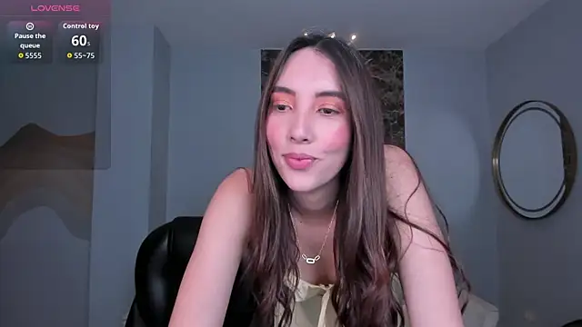 Snapshot of AnaisNin chatting on October 3, 2025, 8:39 pm AnaisNin online show from October 3, 2025, 8:39 pm