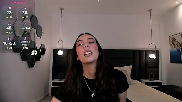 Snapshot of AnaisNin chatting on October 5, 2025, 5:44 pm AnaisNin online show from October 5, 2025, 5:44 pm