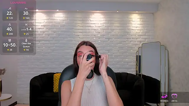 Snapshot of AnaisNin chatting on November 6, 2025, 3:40 am AnaisNin online show from November 6, 2025, 3:40 am