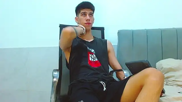 jhony-sex online show from May 7, 2026, 6:30 am