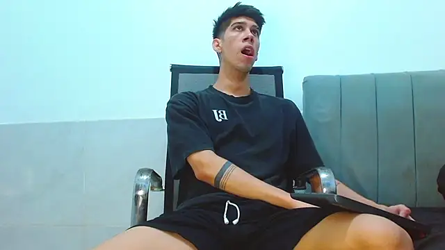 jhony-sex online show from July 15, 2026, 7:13 am