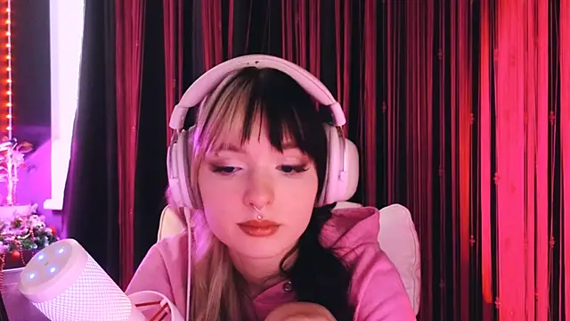 Snapshot of Avi_Nile chatting on January 14, 2026, 3:01 am Avi Nile online show from January 14, 2026, 3:01 am