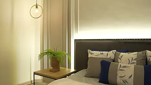 IrisBaker online show from February 9, 2026, 10:14 pm