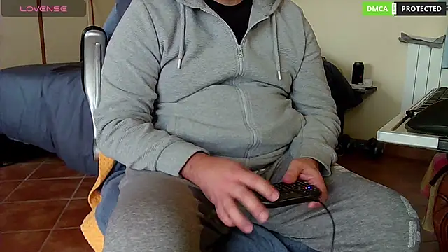 Snapshot of MultiOrgasmicLover chatting on December 31, 2024, 8:26 am MultiOrgasmicLover online show from December 31, 2024, 8:26 am