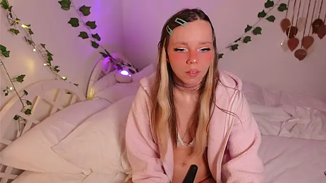 Snapshot of Ayra_Lust chatting on September 28, 2025, 10:59 pm Ayra Lust online show from September 28, 2025, 10:59 pm