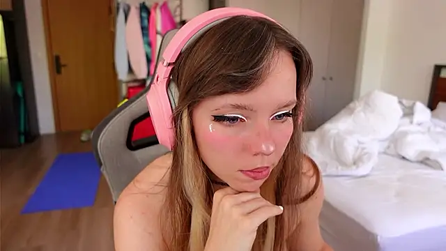 Snapshot of Ayra_Lust chatting on February 20, 2026, 7:03 pm Ayra Lust online show from February 20, 2026, 7:03 pm