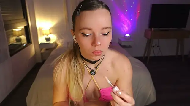 Snapshot of Ayra_Lust chatting on June 12, 2026, 4:39 pm Ayra Lust online show from June 12, 2026, 4:39 pm