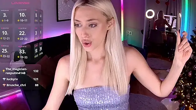 LoryWood online show from January 17, 2025, 6:23 pm