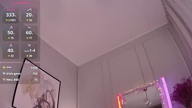 LoryWood online show from February 24, 2025, 5:53 pm