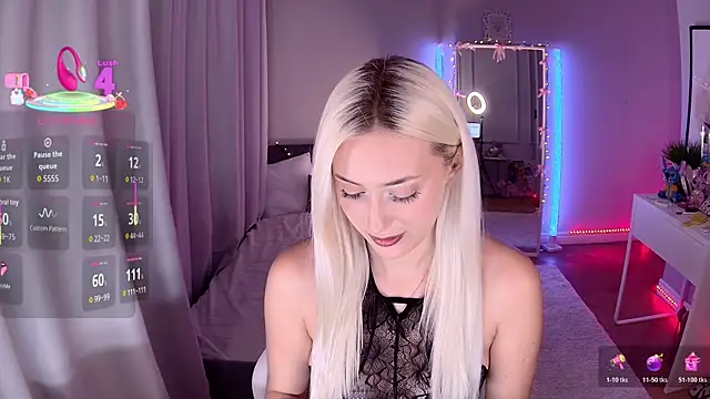 LoryWood online show from December 2, 2025, 3:40 pm