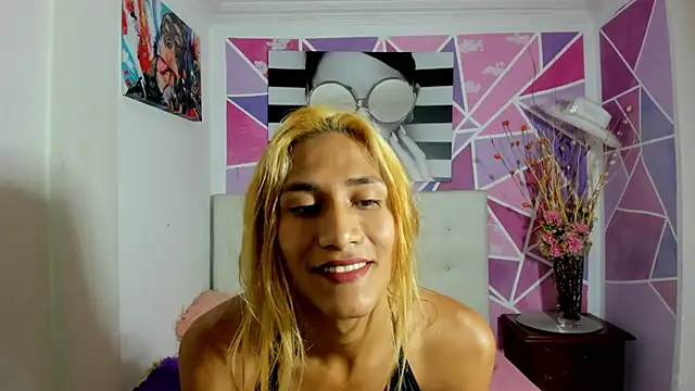 Snapshot of Brisahott chatting on January 27, 2025, 2:13 pm Brisahott online show from January 27, 2025, 2:13 pm