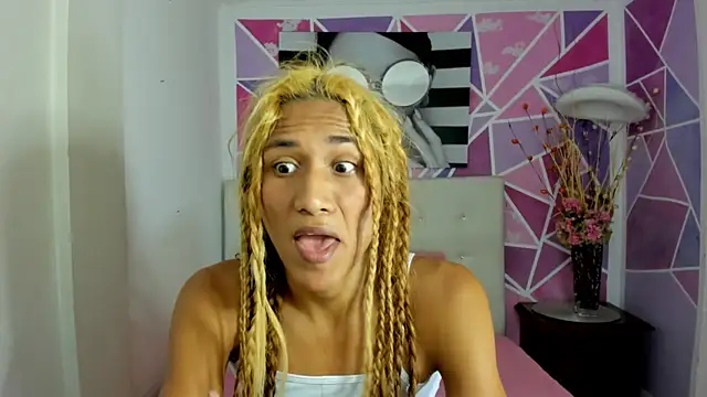 Snapshot of Brisahott chatting on January 31, 2025, 2:17 pm Brisahott online show from January 31, 2025, 2:17 pm