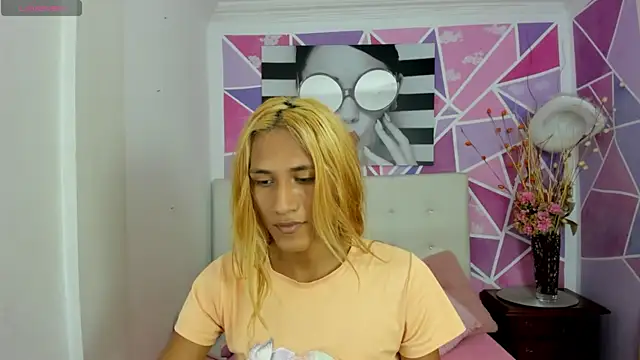 Snapshot of Brisahott chatting on February 4, 2025, 1:59 pm Brisahott online show from February 4, 2025, 1:59 pm