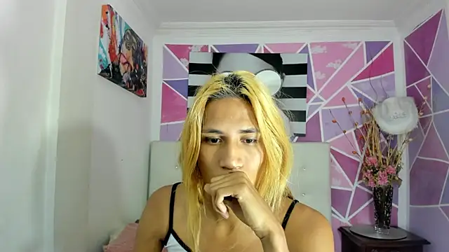 Snapshot of Brisahott chatting on February 26, 2025, 2:25 pm Brisahott online show from February 26, 2025, 2:25 pm