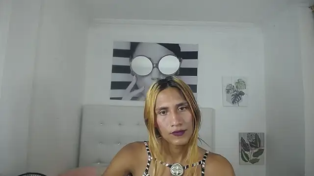 Brisahott online show from March 18, 2026, 2:26 am