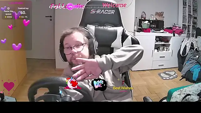 Snapshot of larsgessner30 chatting on November 3, 2025, 6:42 pm larsgessner30 online show from November 3, 2025, 6:42 pm