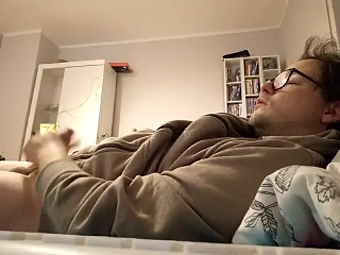 Snapshot of larsgessner30 chatting on November 28, 2025, 8:00 pm larsgessner30 online show from November 28, 2025, 8:00 pm