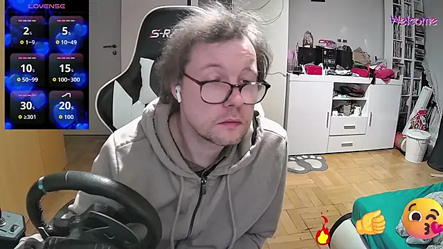 Snapshot of larsgessner30 chatting on December 13, 2025, 9:31 pm larsgessner30 online show from December 13, 2025, 9:31 pm