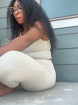 Snapshot of life-ent chatting on September 18, 2025, 9:17 pm life-ent online show from September 18, 2025, 9:17 pm