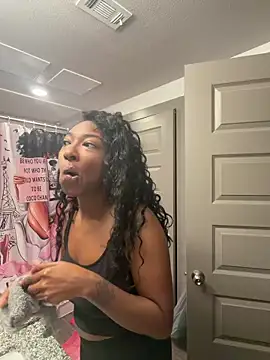 Snapshot of life-ent chatting on September 30, 2025, 10:53 am life-ent online show from September 30, 2025, 10:53 am