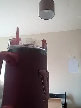 Snapshot of Milky_flexy_cat chatting on March 8, 2025, 11:37 am Milky flexy cat online show from March 8, 2025, 11:37 am