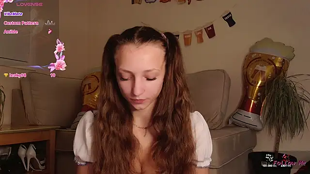 Snapshot of Milky_flexy_cat chatting on September 27, 2025, 4:23 pm Milky flexy cat online show from September 27, 2025, 4:23 pm