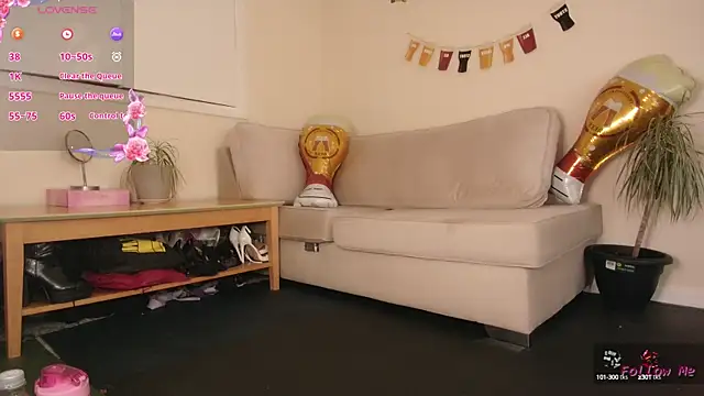 Snapshot of Milky_flexy_cat chatting on September 29, 2025, 3:28 pm Milky flexy cat online show from September 29, 2025, 3:28 pm