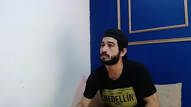 Moon and aaron online show from March 17, 2026, 4:17 am