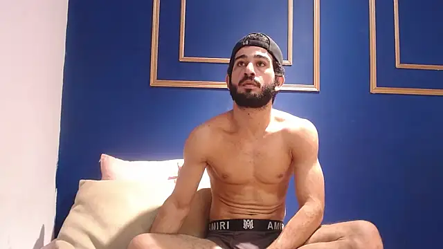 Moon and aaron online show from March 18, 2026, 3:53 am