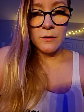 Snapshot of Paynted_Lady chatting on December 22, 2025, 12:35 pm Paynted Lady online show from December 22, 2025, 12:35 pm