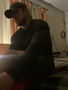 Snapshot of FumesClouds chatting on January 6, 2025, 6:25 am FumesClouds online show from January 6, 2025, 6:25 am