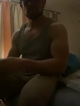 Snapshot of FumesClouds chatting on January 23, 2025, 10:11 am FumesClouds online show from January 23, 2025, 10:11 am