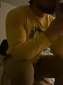 Snapshot of FumesClouds chatting on February 26, 2025, 12:47 pm FumesClouds online show from February 26, 2025, 12:47 pm