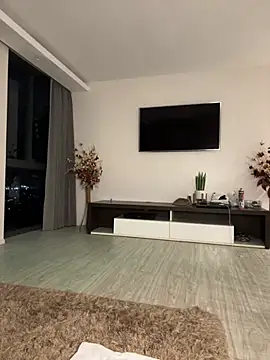 JuicyFruits93 online show from February 26, 2025, 2:46 pm