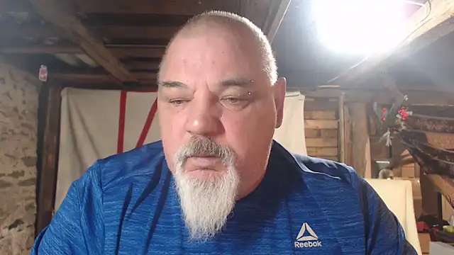 Newfiesausage1972 online show from February 7, 2026, 10:19 am